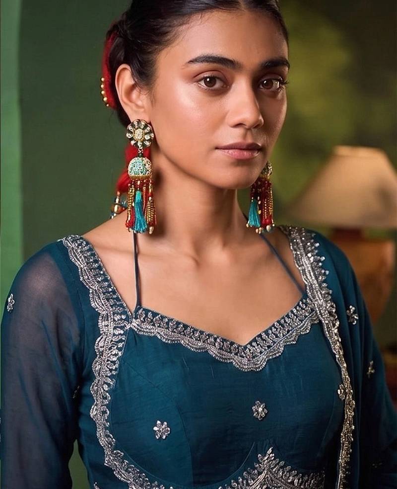 Women Ethnic Motifs Embroidered Empire Thread Work Kurta with Trousers & With Dupatta