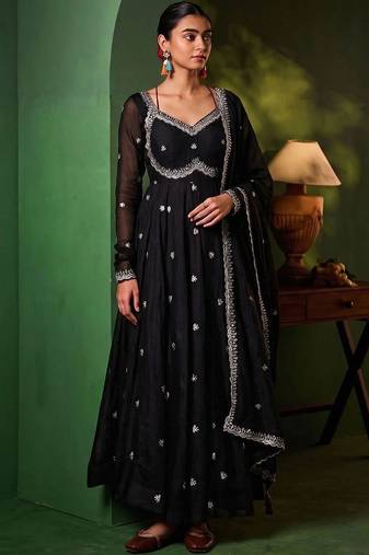 Women Ethnic Motifs Embroidered Empire Thread Work Kurta with Pyjamas & With Dupatta