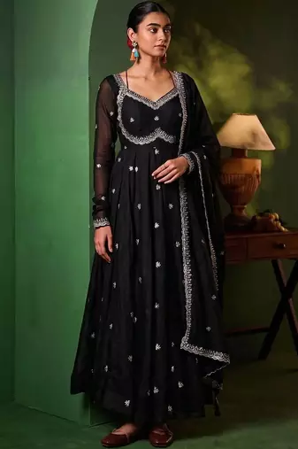 Women Ethnic Motifs Embroidered Empire Thread Work Kurta with Pyjamas & With Dupatta