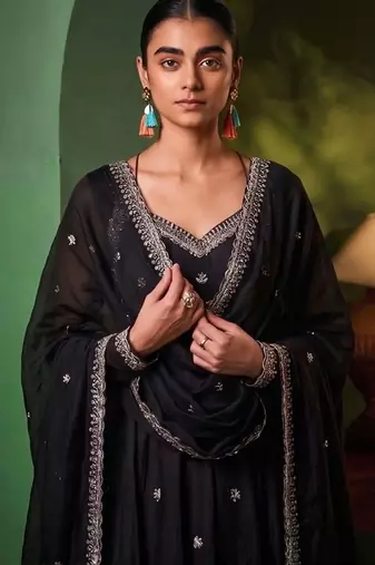Women Ethnic Motifs Embroidered Empire Thread Work Kurta with Pyjamas & With Dupatta