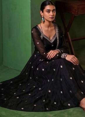 Women Ethnic Motifs Embroidered Empire Thread Work Kurta with Pyjamas & With Dupatta 7