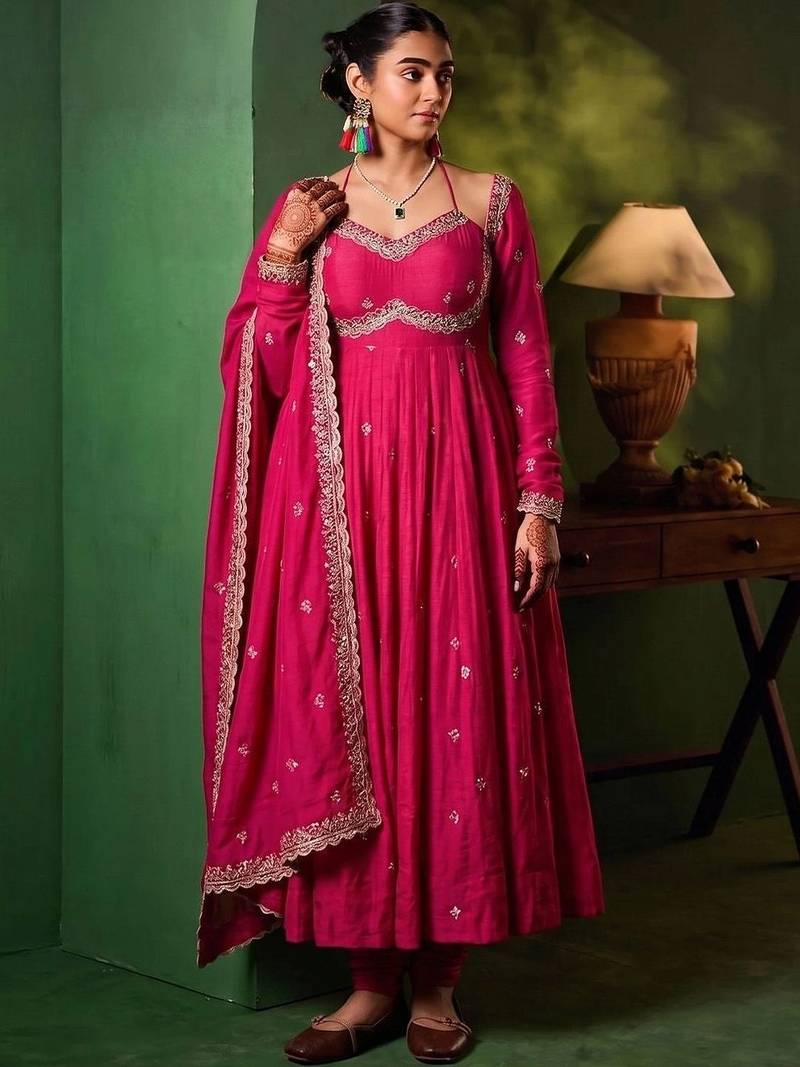 Women Ethnic Motifs Embroidered Empire Thread Work Kurta with Churidar & With Dupatta