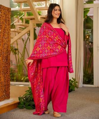 Rani embroidered silk crepe patiala set with chinnon dupatta 1