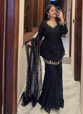 Black embroidery work silk crepe palazzo salwar suit set with organza silk dupatta 5