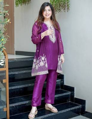 Purple beads work chinnon silk blend pant kurta set with koti 4