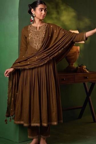 Women Ethnic Motifs Embroidered Empire Thread Work Kurta with Trousers & With Dupatta
