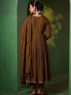 Women Ethnic Motifs Embroidered Empire Thread Work Kurta with Trousers & With Dupatta 3