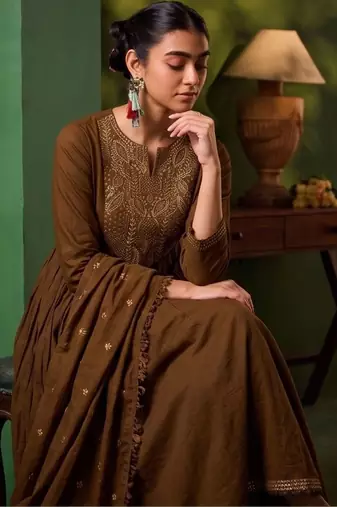 Women Ethnic Motifs Embroidered Empire Thread Work Kurta with Trousers & With Dupatta