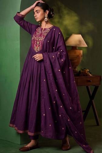 Women Ethnic Motifs Embroidered Empire Thread Work Kurta with Trousers & With Dupatta