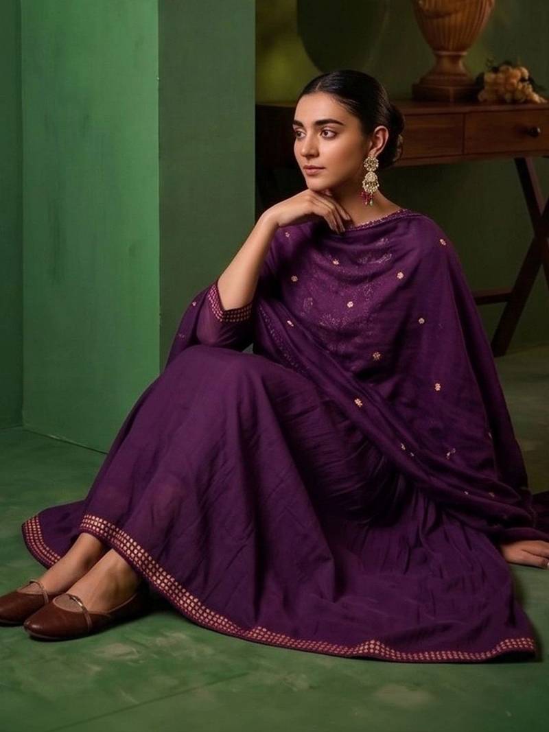 Women Ethnic Motifs Embroidered Empire Thread Work Kurta with Trousers & With Dupatta