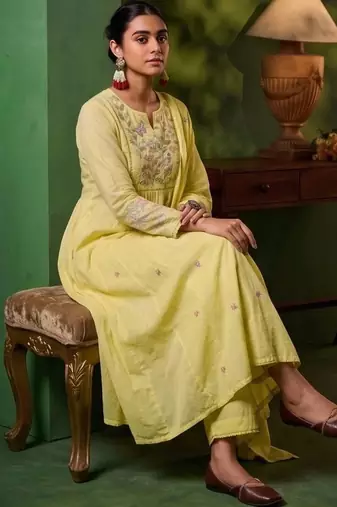 Women Floral Embroidered Empire Thread Work Kurta with Palazzos & With Dupatta