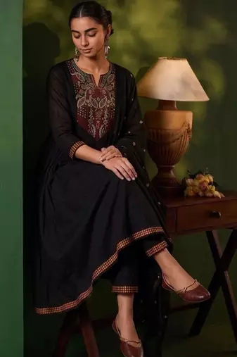 Women Ethnic Motifs Embroidered Empire Thread Work Kurta with Trousers & With Dupatta