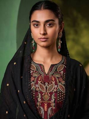 Women Ethnic Motifs Embroidered Empire Thread Work Kurta with Trousers & With Dupatta 5