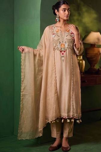 Women Ethnic Motifs Embroidered Regular Thread Work Chanderi Cotton Kurta with Trousers & With