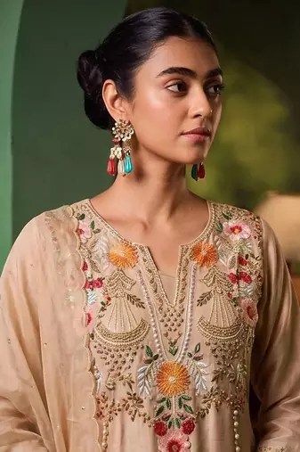 Women Ethnic Motifs Embroidered Regular Thread Work Chanderi Cotton Kurta with Trousers & With