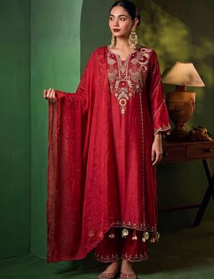 Women Ethnic Motifs Embroidered Regular Thread Work Chanderi Cotton Kurta with Trousers & With 1