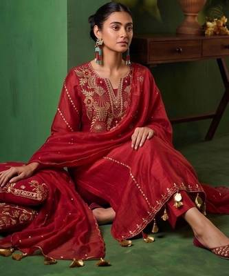 Women Ethnic Motifs Embroidered Regular Thread Work Chanderi Cotton Kurta with Trousers & With 2