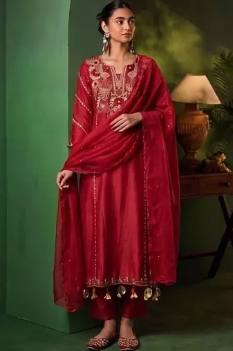 Women Ethnic Motifs Embroidered Regular Thread Work Chanderi Cotton Kurta with Trousers & With
