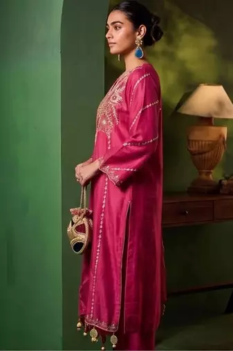 Women Ethnic Motifs Embroidered Regular Thread Work Chanderi Cotton Kurta with Trousers & With