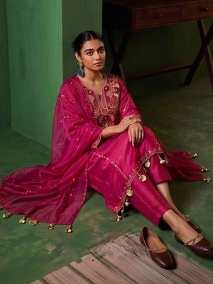 Women Ethnic Motifs Embroidered Regular Thread Work Chanderi Cotton Kurta with Trousers & With 5