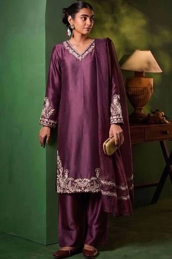 Women Ethnic Motifs Embroidered Regular Thread Work Kurta with Trousers & With Dupatta