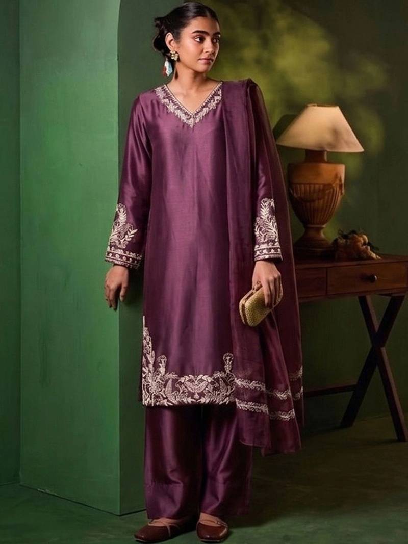 Women Ethnic Motifs Embroidered Regular Thread Work Kurta with Trousers & With Dupatta