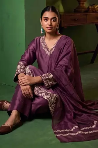 Women Ethnic Motifs Embroidered Regular Thread Work Kurta with Trousers & With Dupatta