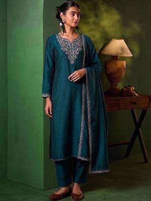 Women Ethnic Motifs Embroidered Regular Thread Work Kurta with Trousers & With Dupatta 1