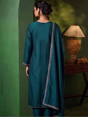 Women Ethnic Motifs Embroidered Regular Thread Work Kurta with Trousers & With Dupatta 4