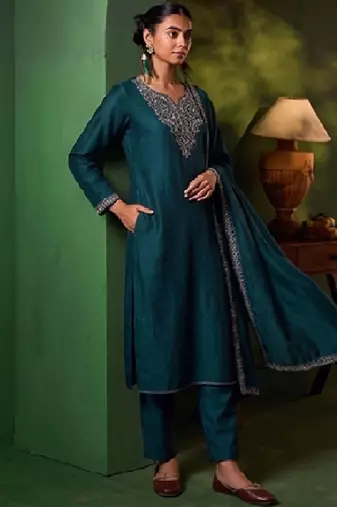 Women Ethnic Motifs Embroidered Regular Thread Work Kurta with Trousers & With Dupatta
