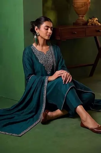 Women Ethnic Motifs Embroidered Regular Thread Work Kurta with Trousers & With Dupatta