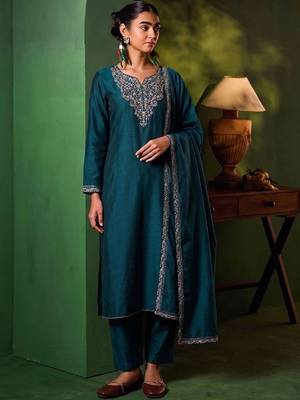 Women Ethnic Motifs Embroidered Regular Thread Work Kurta with Trousers & With Dupatta 7