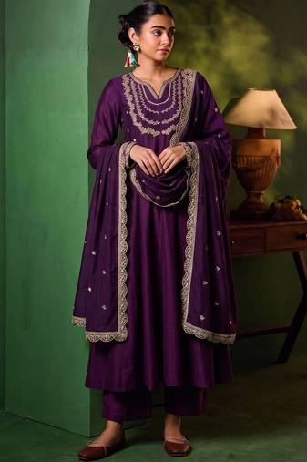 Women Ethnic Motifs Embroidered Regular Thread Work Kurta with Trousers & With Dupatta