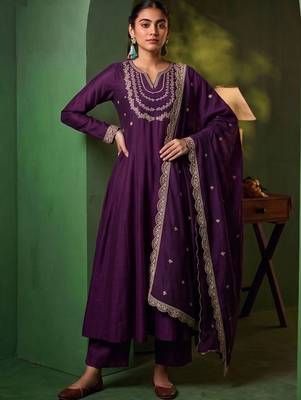 Women Ethnic Motifs Embroidered Regular Thread Work Kurta with Trousers & With Dupatta 3