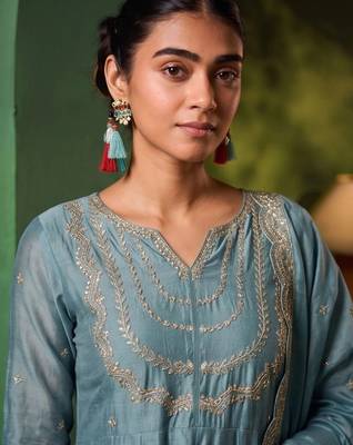 Women Ethnic Motifs Embroidered Empire Thread Work Kurta with Trousers & With Dupatta 5