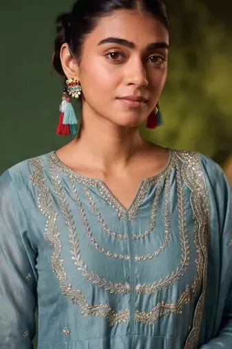 Women Ethnic Motifs Embroidered Empire Thread Work Kurta with Trousers & With Dupatta
