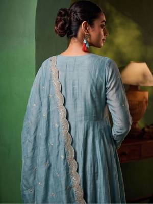 Women Ethnic Motifs Embroidered Empire Thread Work Kurta with Trousers & With Dupatta 7