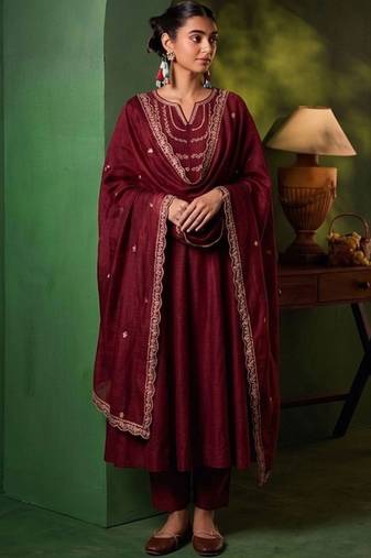 Women Ethnic Motifs Embroidered Regular Thread Work Kurta with Trousers & With Dupatta