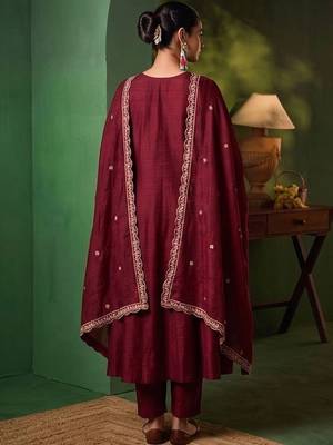 Women Ethnic Motifs Embroidered Regular Thread Work Kurta with Trousers & With Dupatta 4