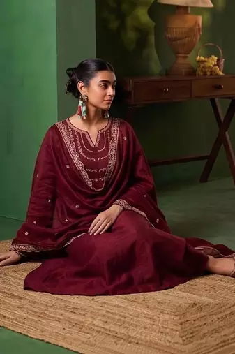 Women Ethnic Motifs Embroidered Regular Thread Work Kurta with Trousers & With Dupatta