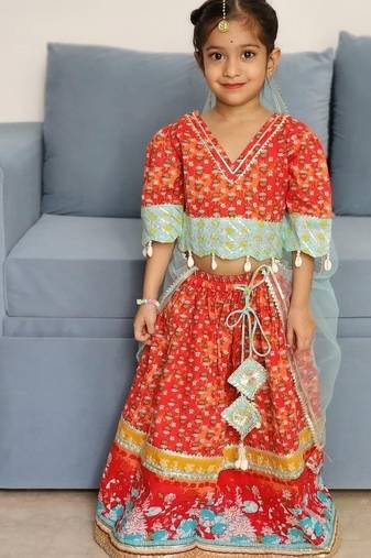 Red kaudi floral lehenga