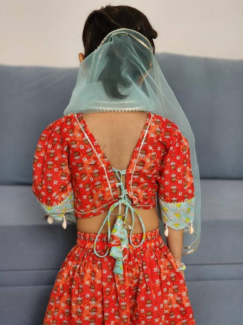 Red kaudi floral lehenga