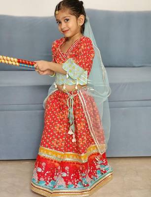 Red kaudi floral lehenga 3