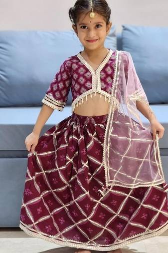 Wine jaal buta lehenga