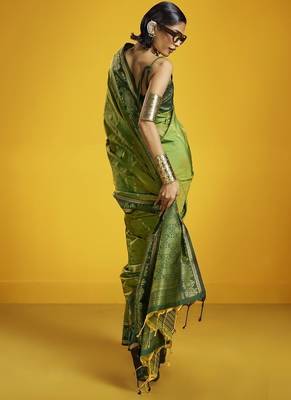 Green silk blend handloom weaving festival wear saree 2