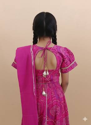 Pink bandhej lehenga choli 3