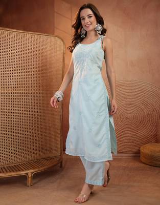  women ethnic motifs embroidered regular chikankari  cotton kurta with palazzos 2