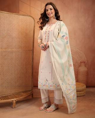  women ethnic motifs embroidered regular mirror work  cotton kurta with trousers & with dupatta 2