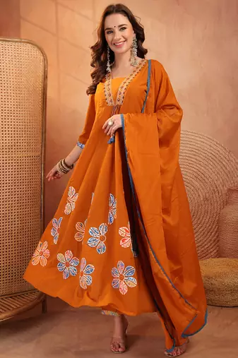  women floral printed regular  cotton kurta with trousers & with dupatta