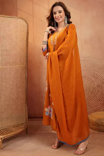  women floral printed regular  cotton kurta with trousers & with dupatta